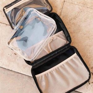 BÉIS Black Hanging Cosmetic Case